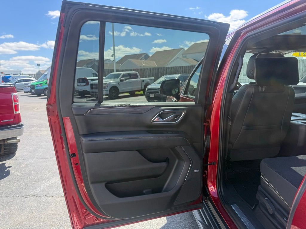 Used 2021 GMC Yukon XL SLT w/ SLT Premium Package AWD/4WD image 33