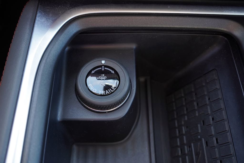 Certified 2025 Ford Expedition Active AWD/4WD image 35