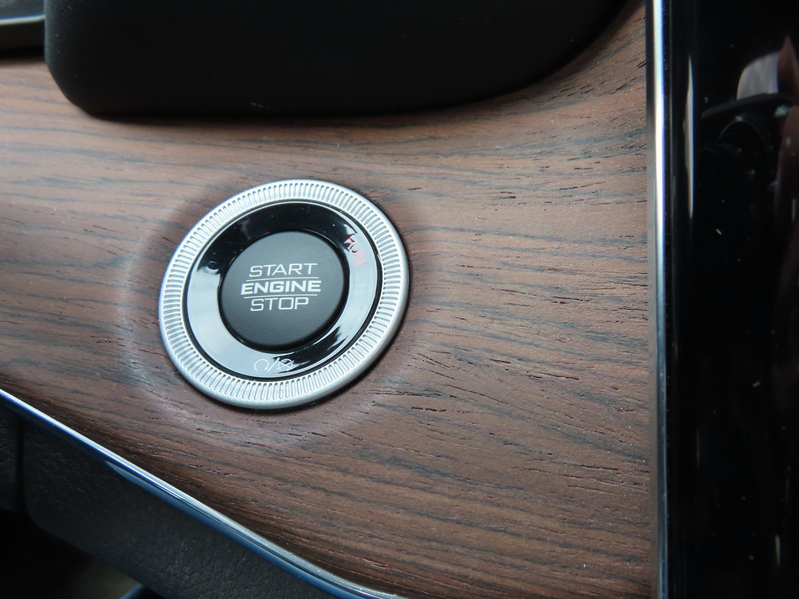 Used 2023 Jeep Grand Cherokee Summit w/ Luxury Tech Group V image 23