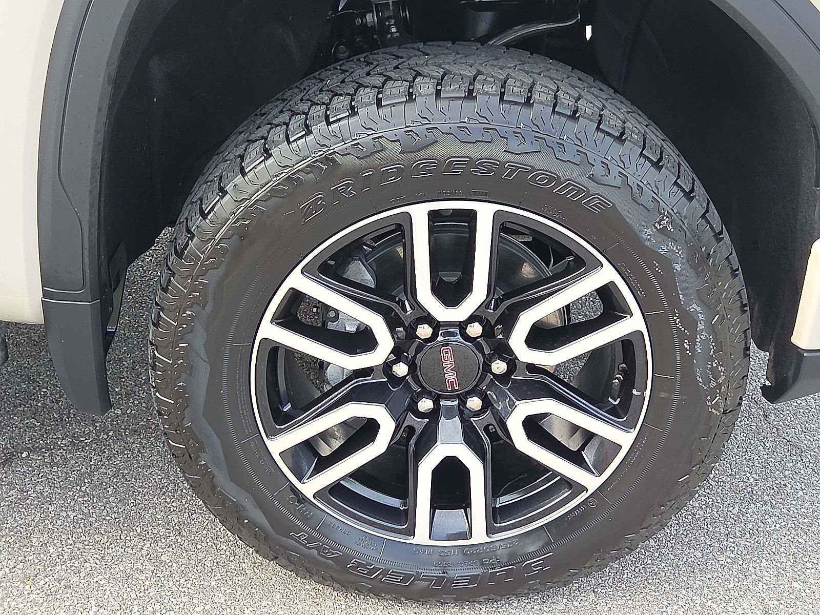 Used 2026 GMC Sierra 1500 AT4 w/ AT4 Premium Package AWD/4WD image 7
