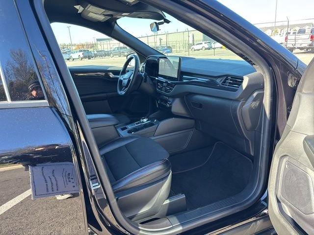 Certified 2023 Ford Escape ST-Line w/ Tech Pack #1 image 8