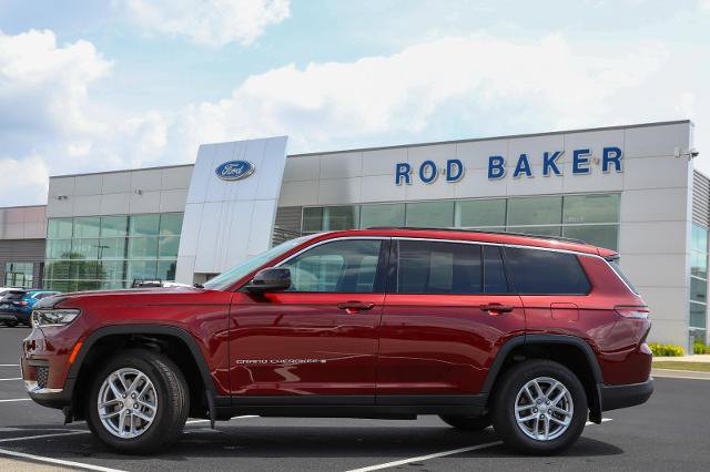 Used 2024 Jeep Grand Cherokee L Laredo w/ Luxury Tech Group I AWD/4WD image 3