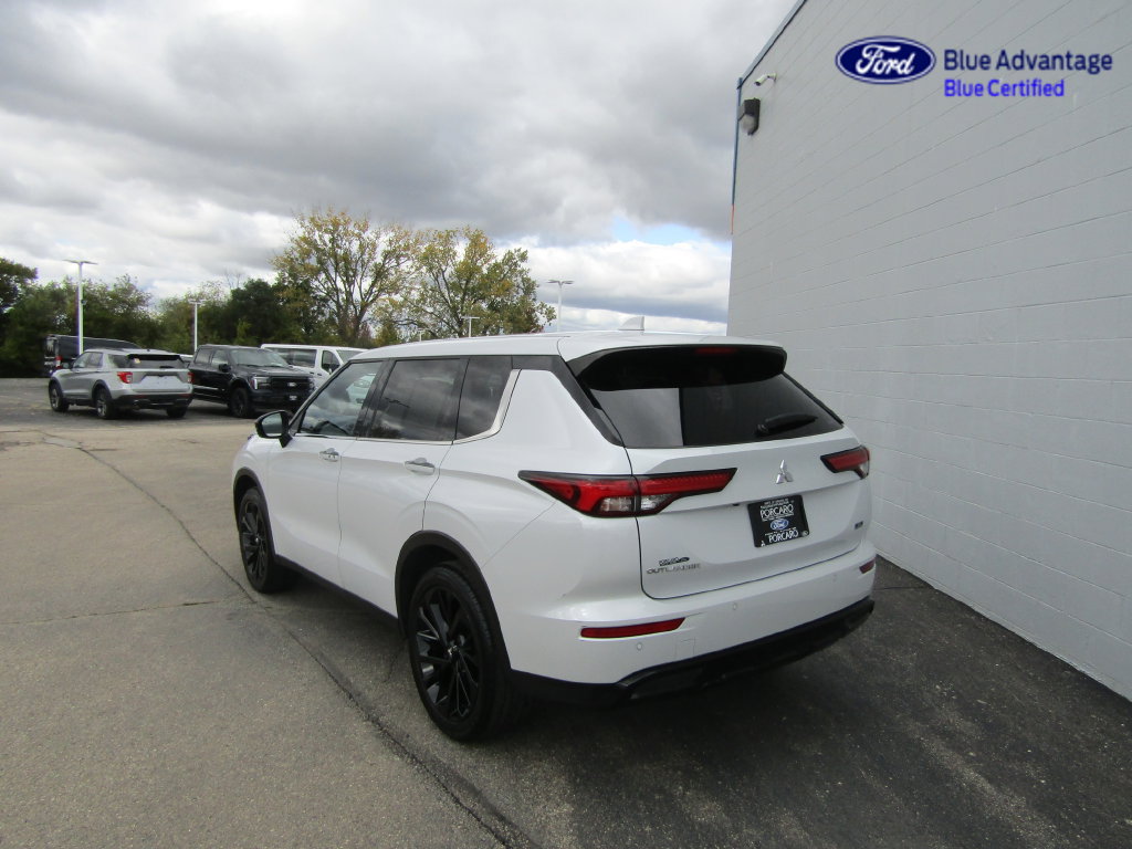 Used 2024 Mitsubishi Outlander SE Black Edition AWD/4WD image 8