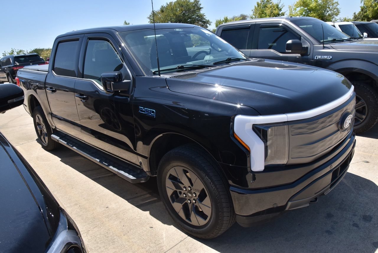 Certified 2025 Ford F150 Lightning Lariat AWD/4WD image 5