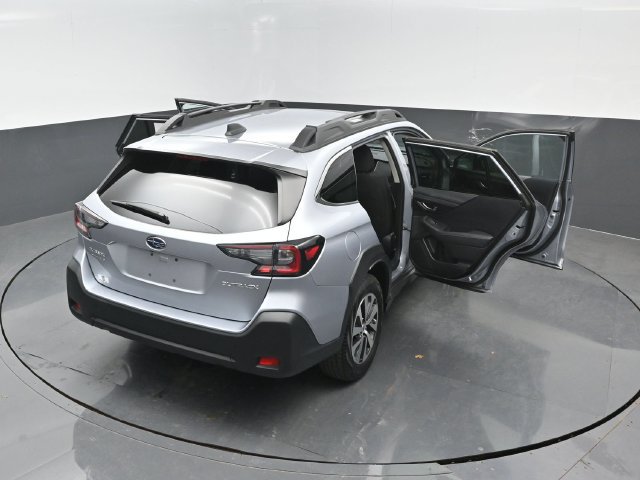 Used 2025 Subaru Outback Premium AWD/4WD image 25