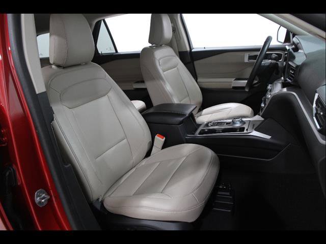 Certified 2024 Ford Explorer XLT w/ Equipment Group 202A image 18