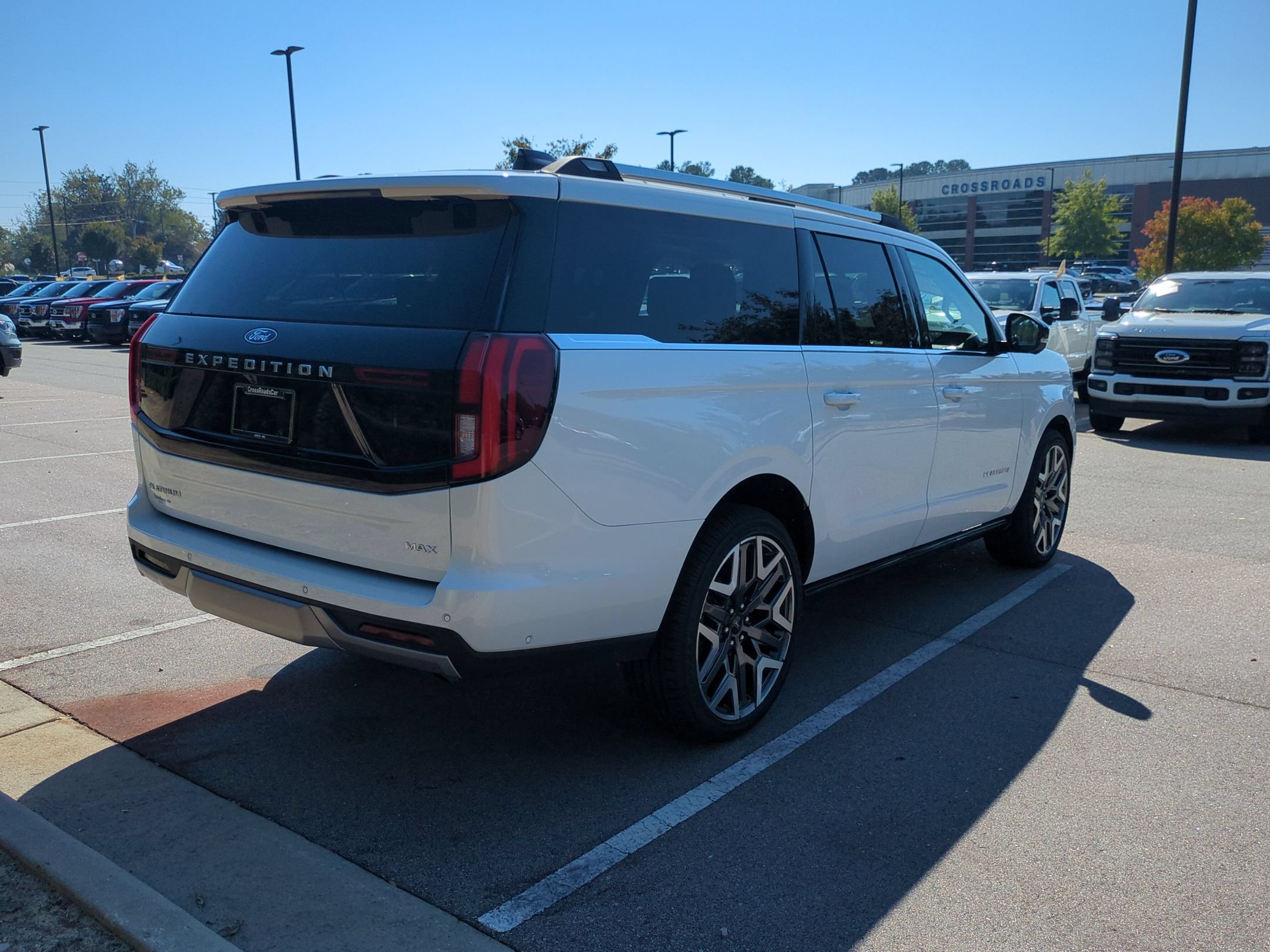 Certified 2025 Ford Expedition Max Platinum w/ Platinum Ultimate Package AWD/4WD image 4