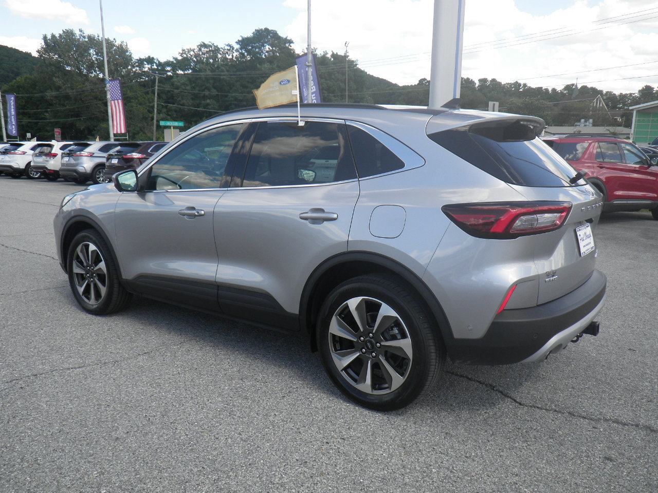 Certified 2023 Ford Escape Platinum w/ Premium Technology Package image 2