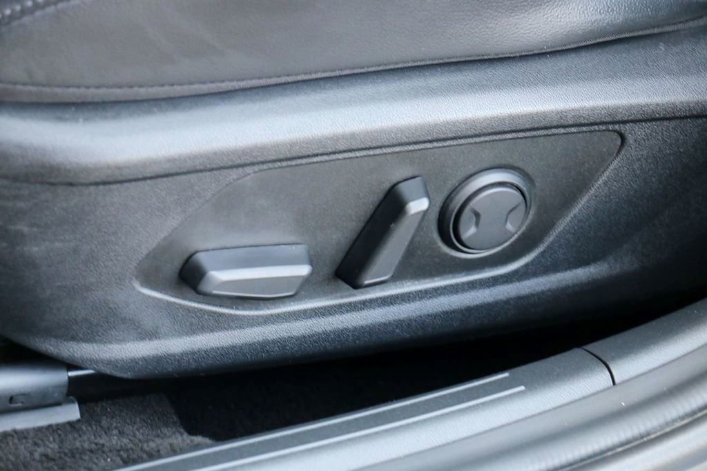 Used 2024 Hyundai Elantra Limited FWD image 16