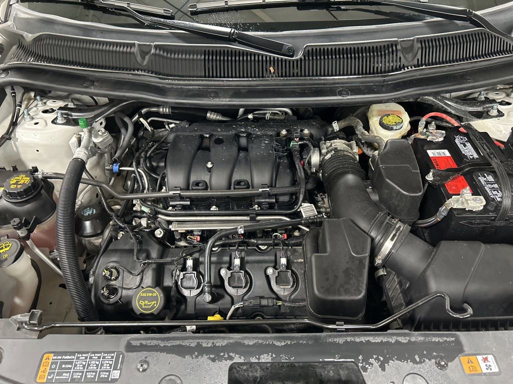 Certified 2018 Ford Explorer XLT w/ Equipment Group 202A image 28