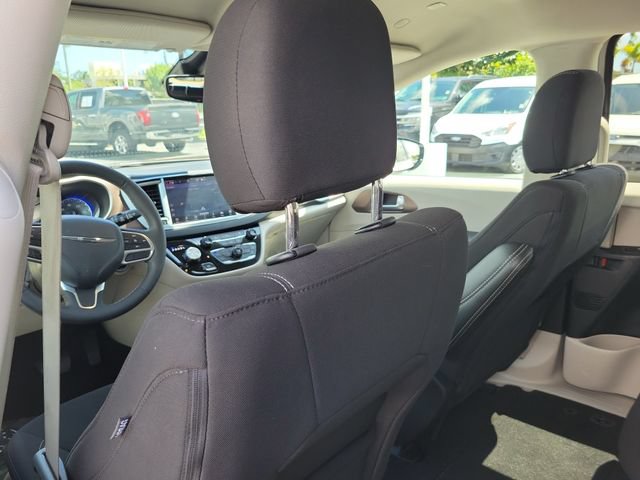 Used 2024 Chrysler Voyager LX FWD image 15