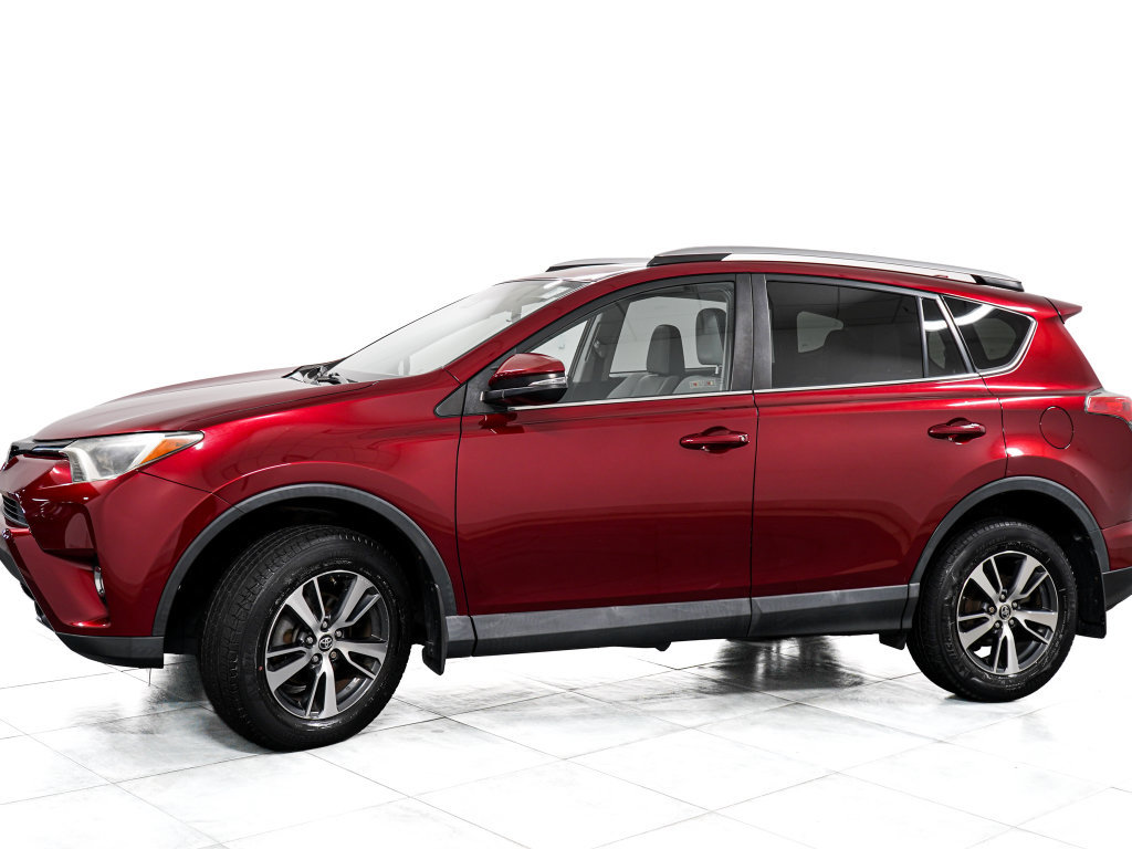 Used 2018 Toyota RAV4 XLE AWD/4WD image 4