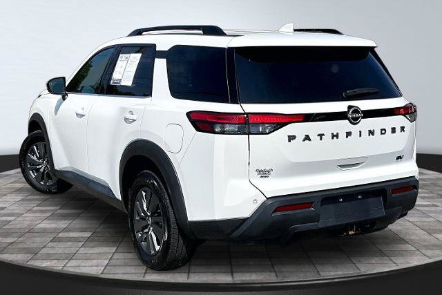 Used 2024 Nissan Pathfinder SV FWD image 2