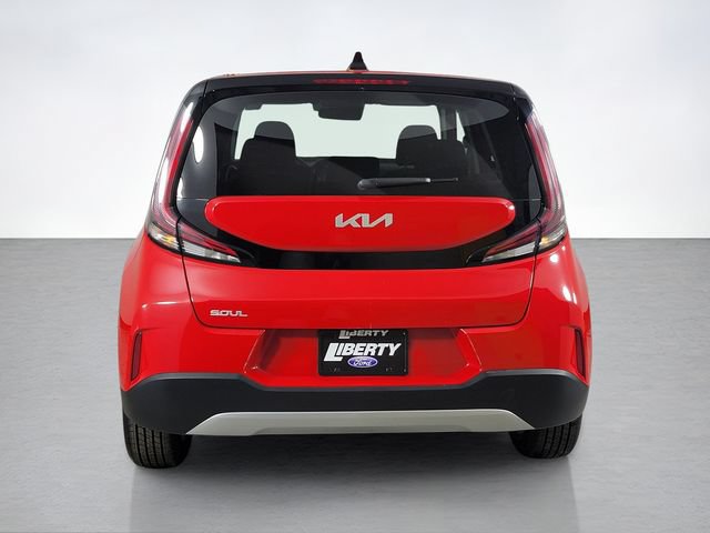 Used 2025 Kia Soul LX w/ LX Technology Package FWD image 4