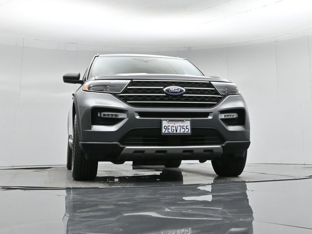 Certified 2022 Ford Explorer XLT w/ Equipment Group 202A image 6