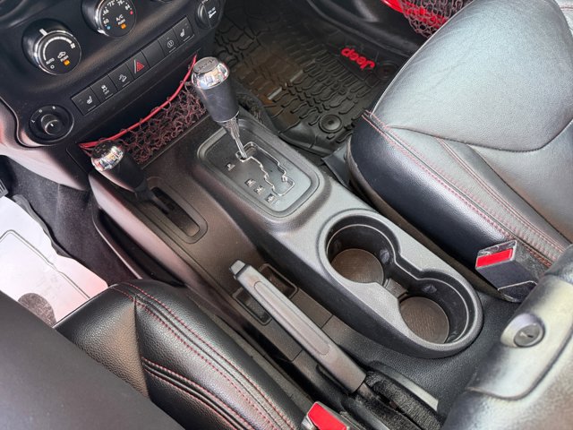 Used 2018 Jeep Wrangler Unlimited Rubicon AWD/4WD image 15