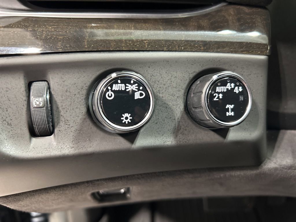 Used 2020 Cadillac Escalade Platinum image 12