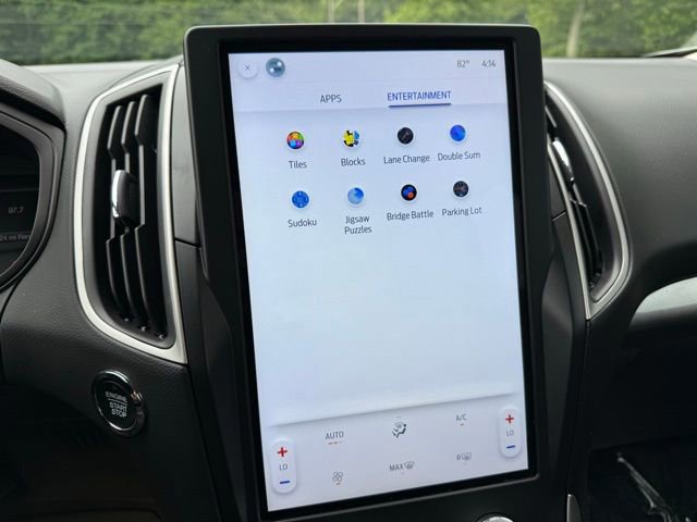 Certified 2024 Ford Edge SE w/ Black Appearance Package image 26