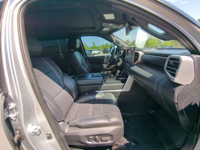 Used 2024 Toyota Tundra Platinum AWD/4WD image 35