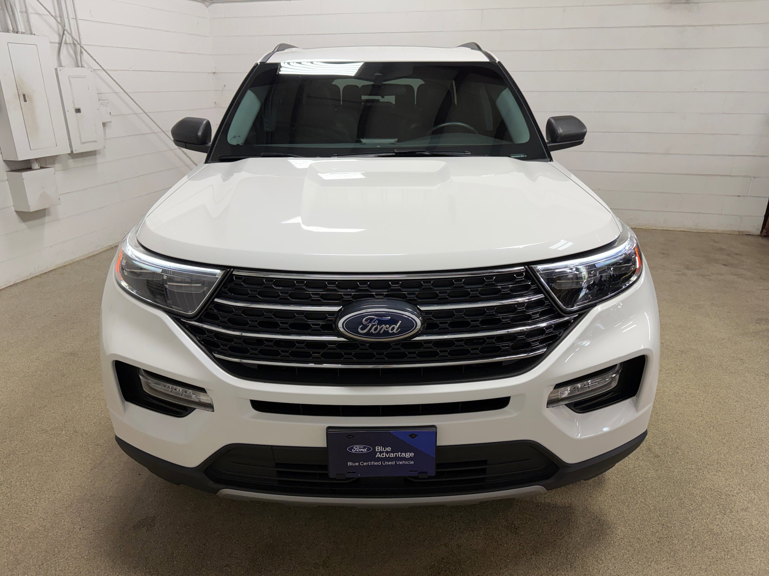 Certified 2023 Ford Explorer XLT w/ Equipment Group 202A AWD/4WD image 30
