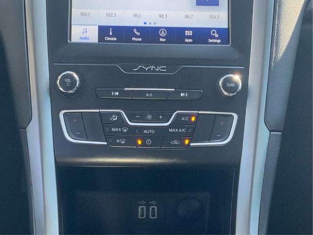 Certified 2020 Ford Fusion SE FWD image 26