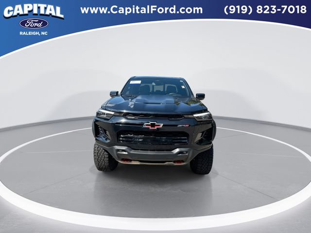 Used 2025 Chevrolet Colorado ZR2 w/ Technology Package AWD/4WD image 3