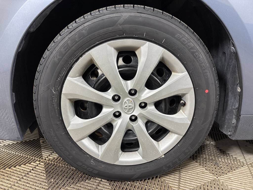 Used 2022 Toyota Corolla LE FWD image 12