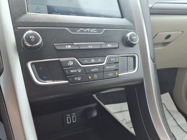 Certified 2020 Ford Fusion SE FWD image 19