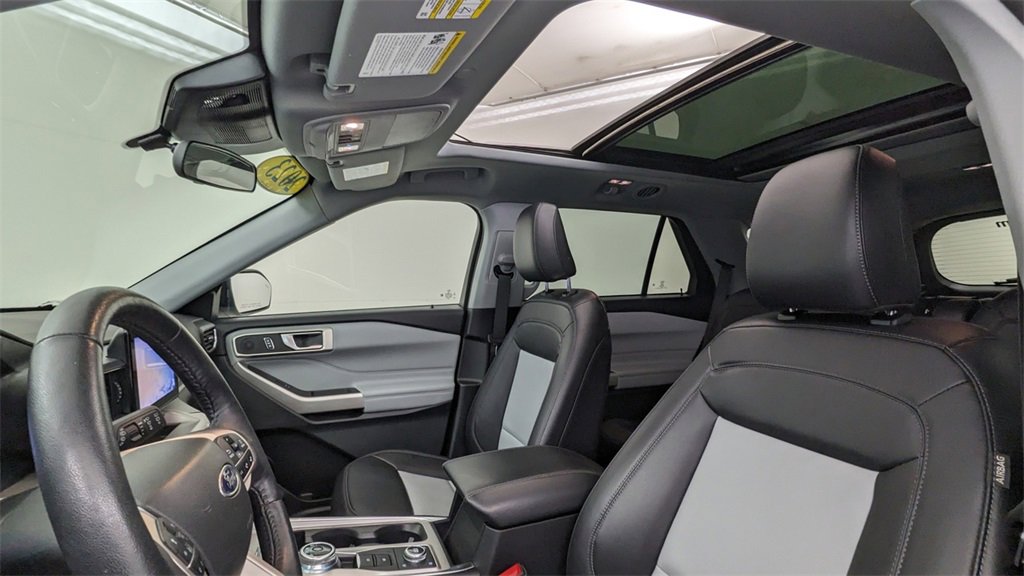 Certified 2023 Ford Explorer XLT w/ Equipment Group 202A image 3