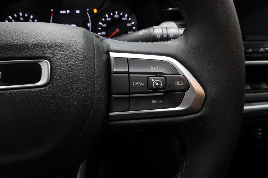 Used 2022 Jeep Compass Latitude w/ Sun and Sound Group image 26