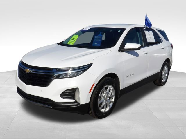Used 2022 Chevrolet Equinox LT w/ Driver Convenience Package image 3