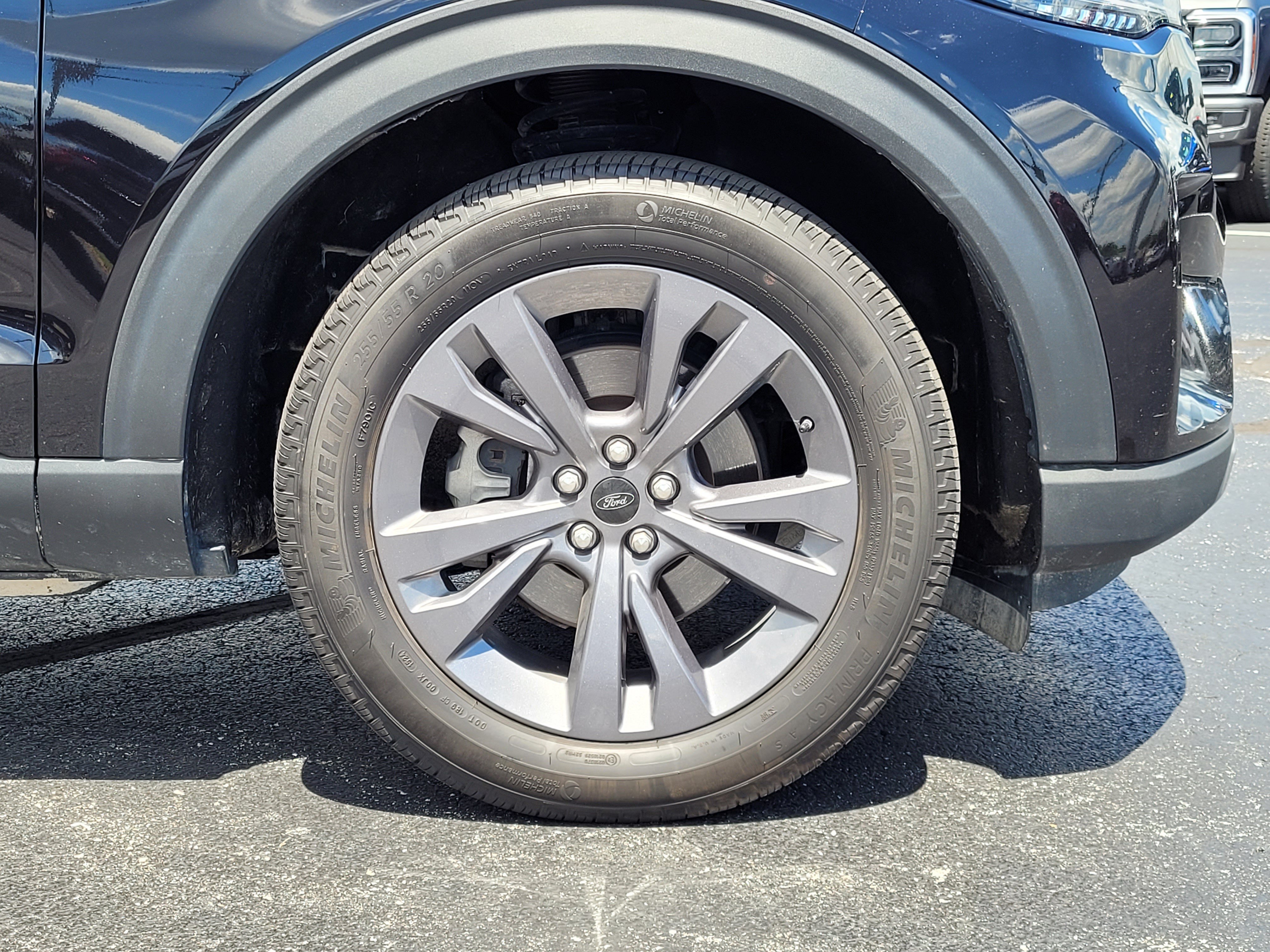Certified 2025 Ford Explorer Active w/ Active Comfort Package AWD/4WD image 10