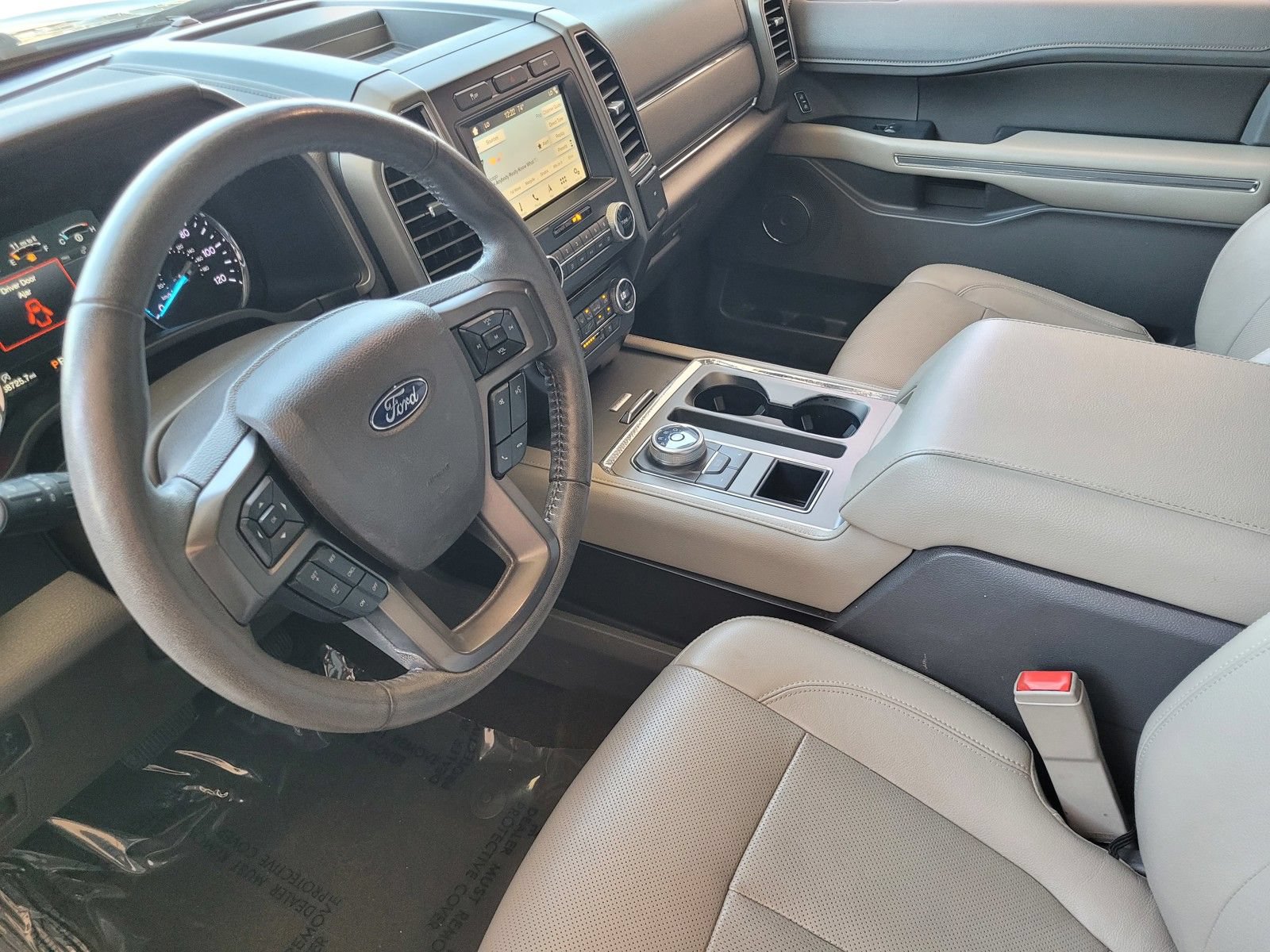 Certified 2018 Ford Expedition XLT w/ Equipment Group 202A RWD image 19