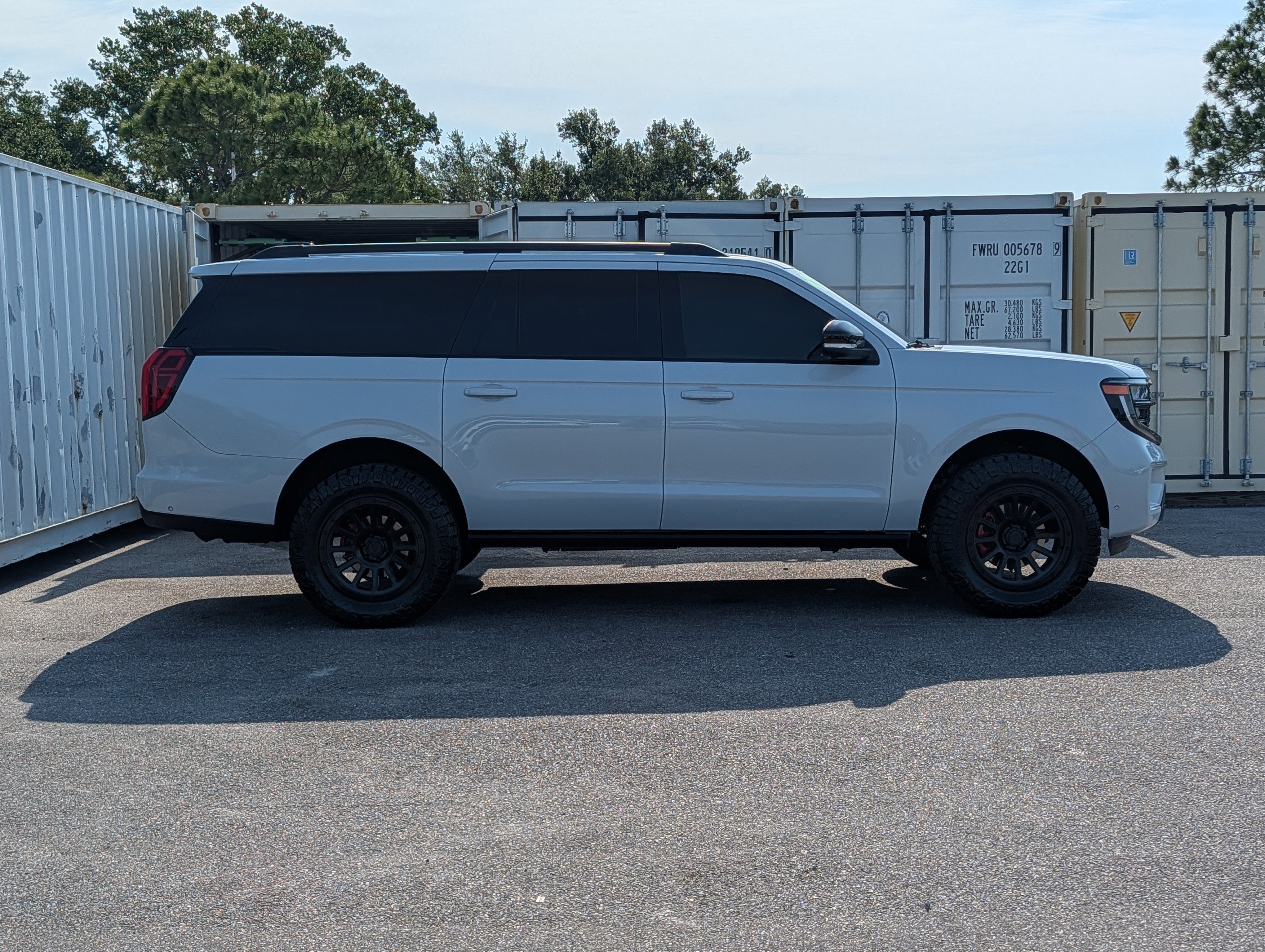 Certified 2025 Ford Expedition Max Platinum w/ Stealth Performance Package AWD/4WD video 3
