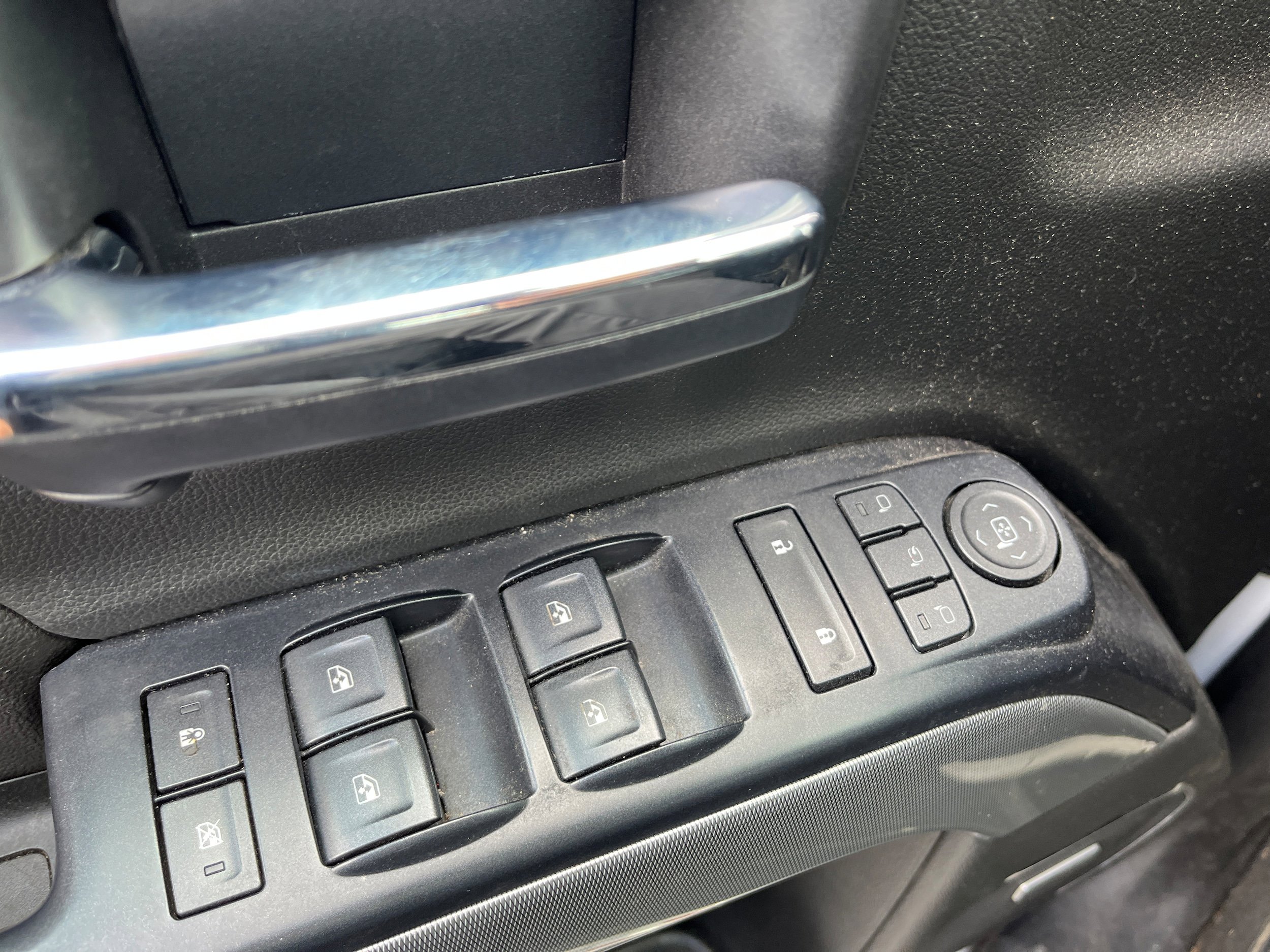 Used 2018 Chevrolet Silverado 1500 LTZ Z71 w/ Redline Edition AWD/4WD image 27