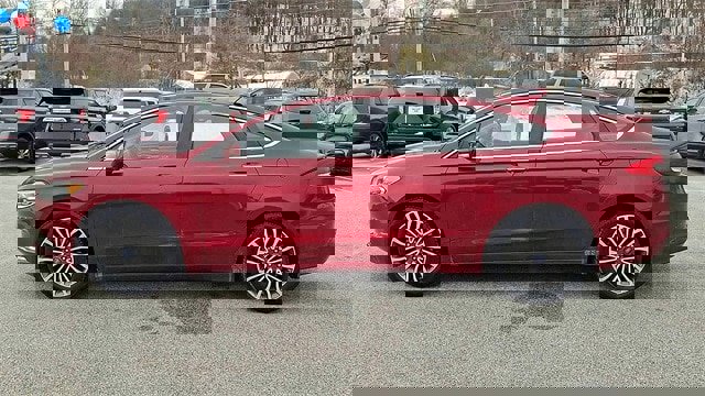 Certified 2018 Ford Fusion SE w/ Fusion SE Technology Package image 2