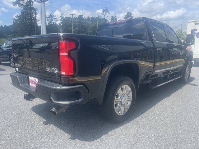 Used 2024 Chevrolet Silverado 2500 High Country w/ Technology Package AWD/4WD image 6