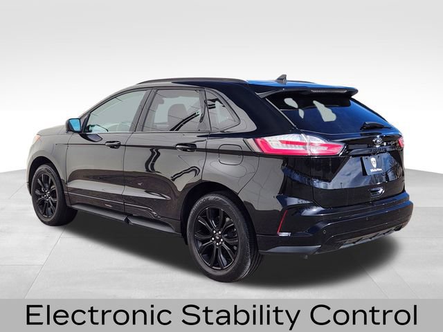 Certified 2023 Ford Edge SE w/ Black Appearance Package image 3