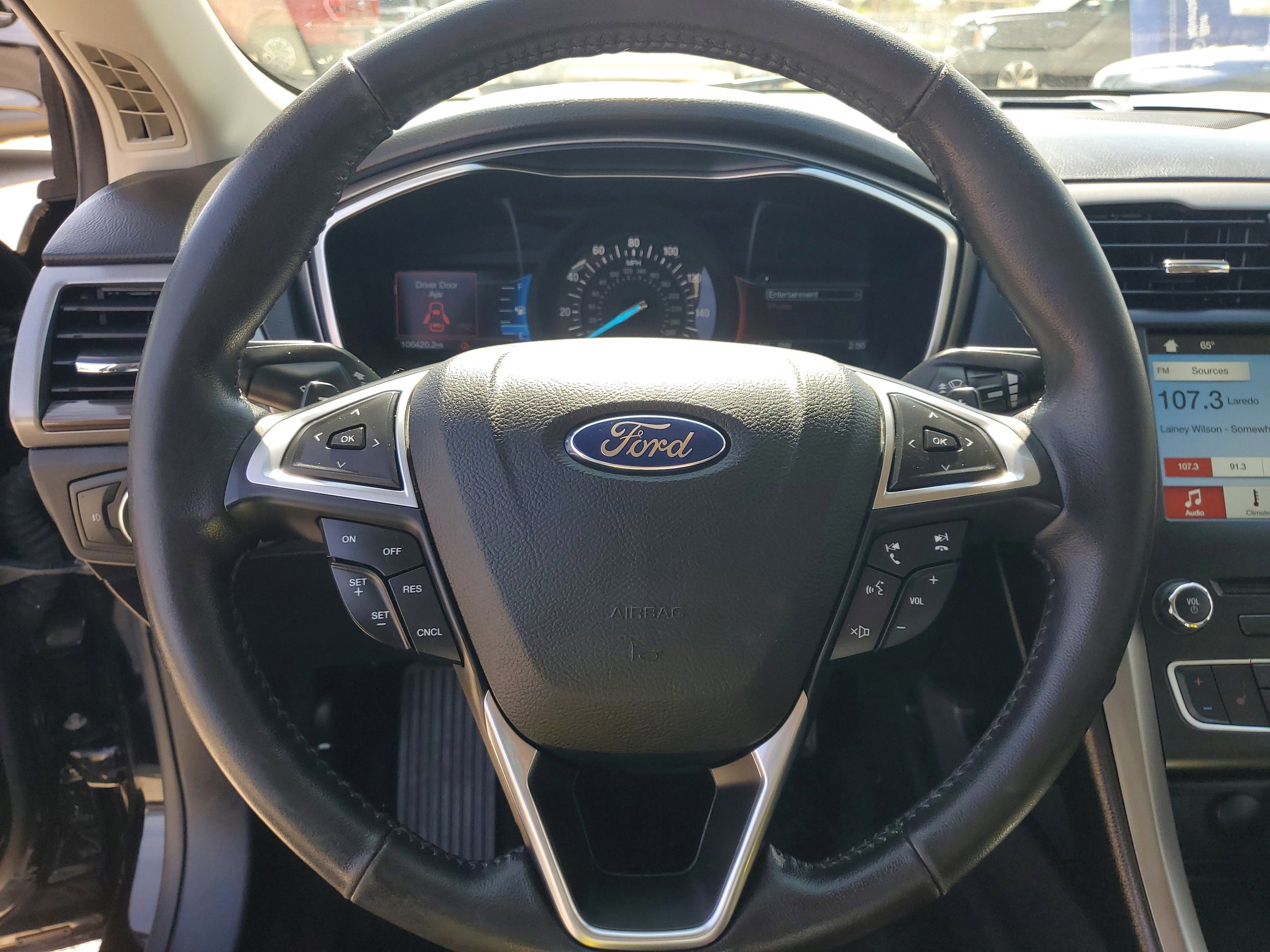 Certified 2017 Ford Fusion SE w/ Fusion SE Technology Package FWD image 24