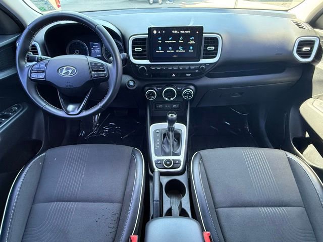 Used 2022 Hyundai Venue Limited FWD image 16
