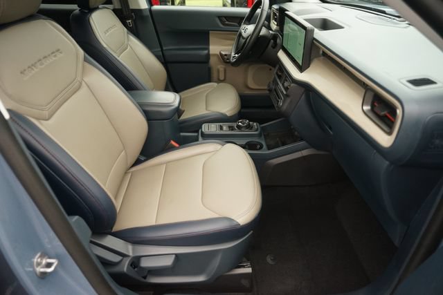 Certified 2025 Ford Maverick Lariat w/ 4K Tow Package AWD/4WD image 19
