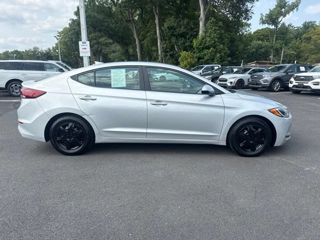 Used 2017 Hyundai Elantra SE FWD image 9