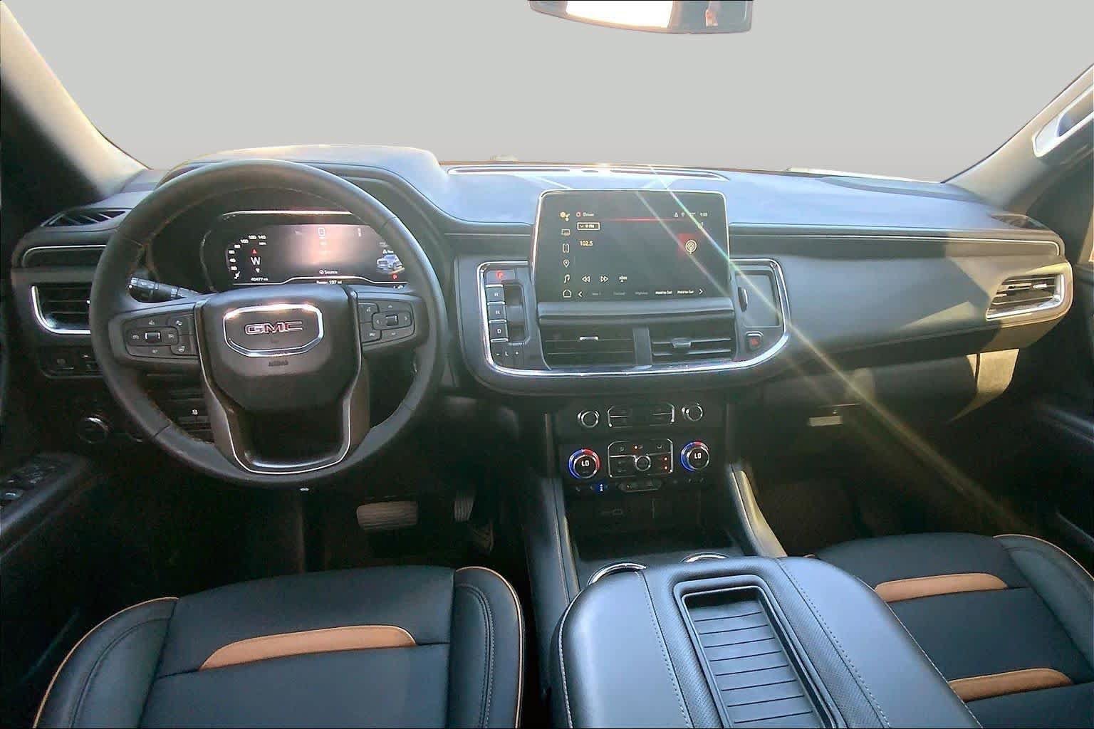Used 2024 GMC Yukon AT4 w/ Technology Package AWD/4WD image 16