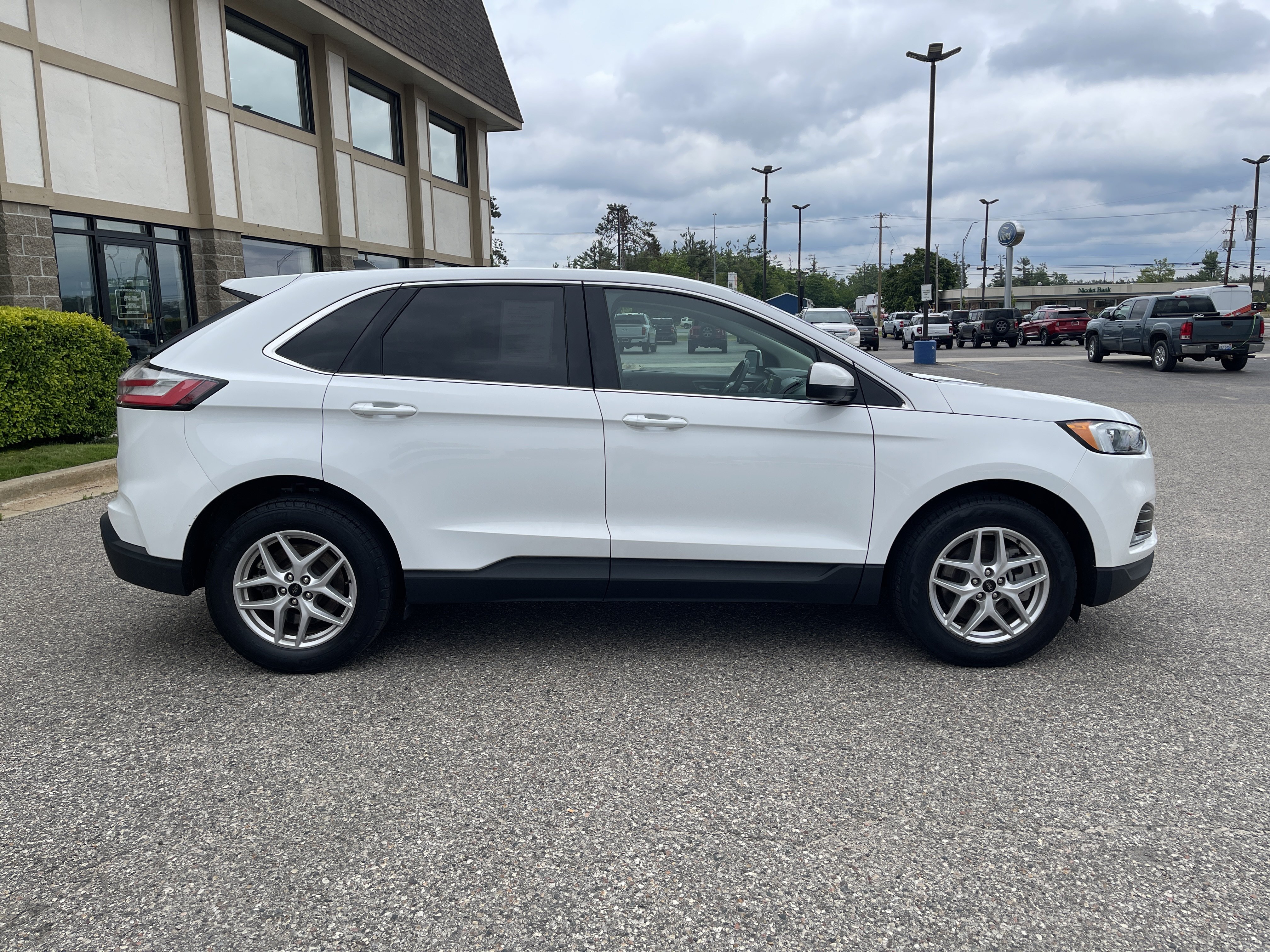 Certified 2023 Ford Edge SEL AWD/4WD image 3