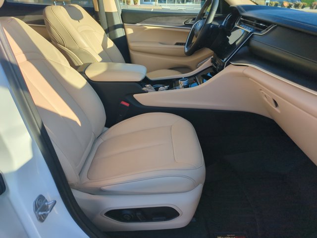 Used 2021 Jeep Grand Cherokee L Limited AWD/4WD image 33