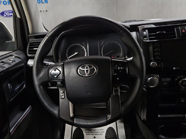Used 2022 Toyota 4Runner TRD Off-Road Premium AWD/4WD image 14