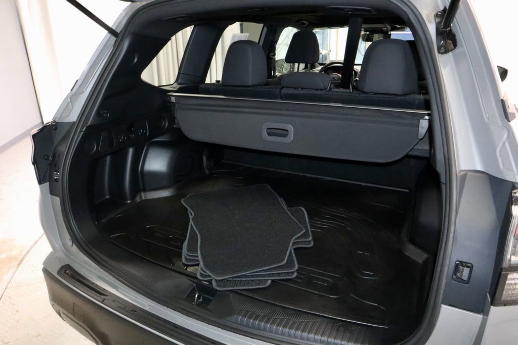 Used 2025 Subaru Forester Premium w/ Convenience Package #1 image 15