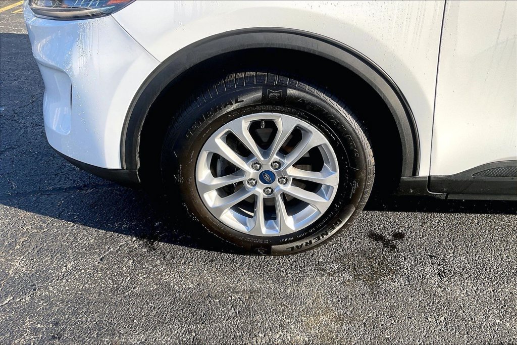 Certified 2022 Ford Escape SE w/ Cold Weather Package AWD/4WD image 8