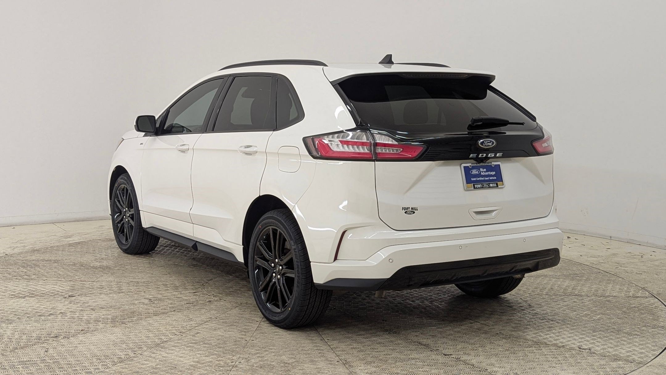 Certified 2022 Ford Edge ST-Line w/ Cargo Accessory Package image 3