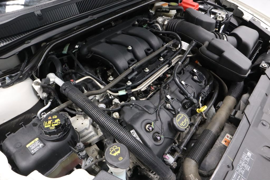 Certified 2018 Ford Taurus SEL image 14